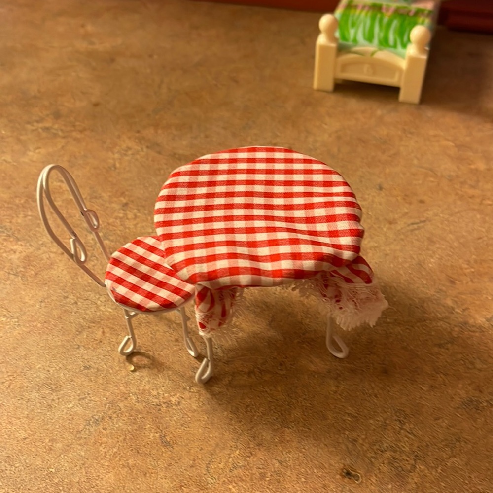 Really cuteMini chair and table